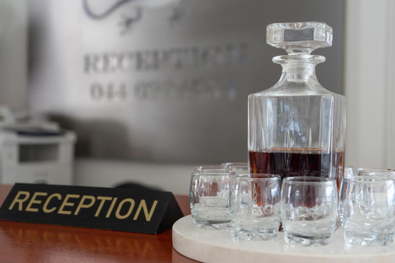 Bar-T-Nique Guest House Моссел-Бей Экстерьер фото